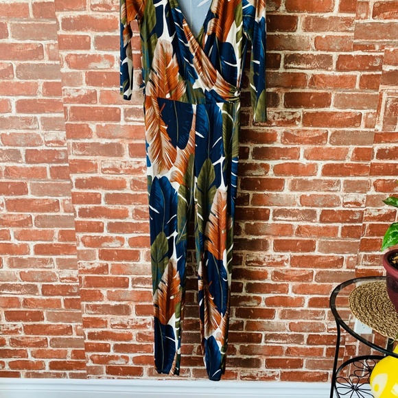 pre loved dresses - Worn only once - Picture 3 of 8